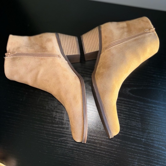 Women Beige Boots BP - Picture 5 of 12